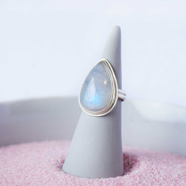 Moonstone Ring | Sterling Silver | Size 7.5
